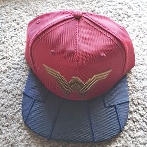 BioWorld Wonder Women Logo Snapback Cap. NWT. Maroon and Blue